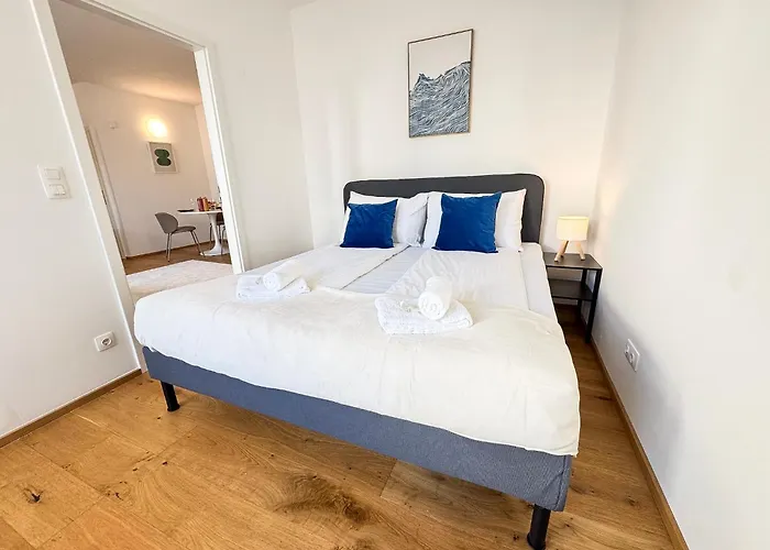 Avio, Modern 1 Bedroom Apartment, Tv